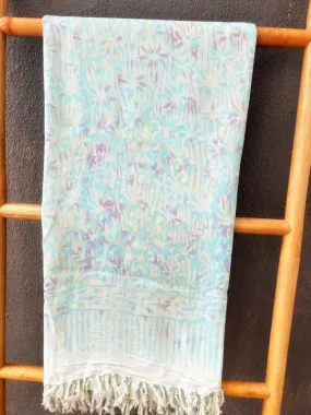 Batik Sarong Tuch Schal “Babyblau”