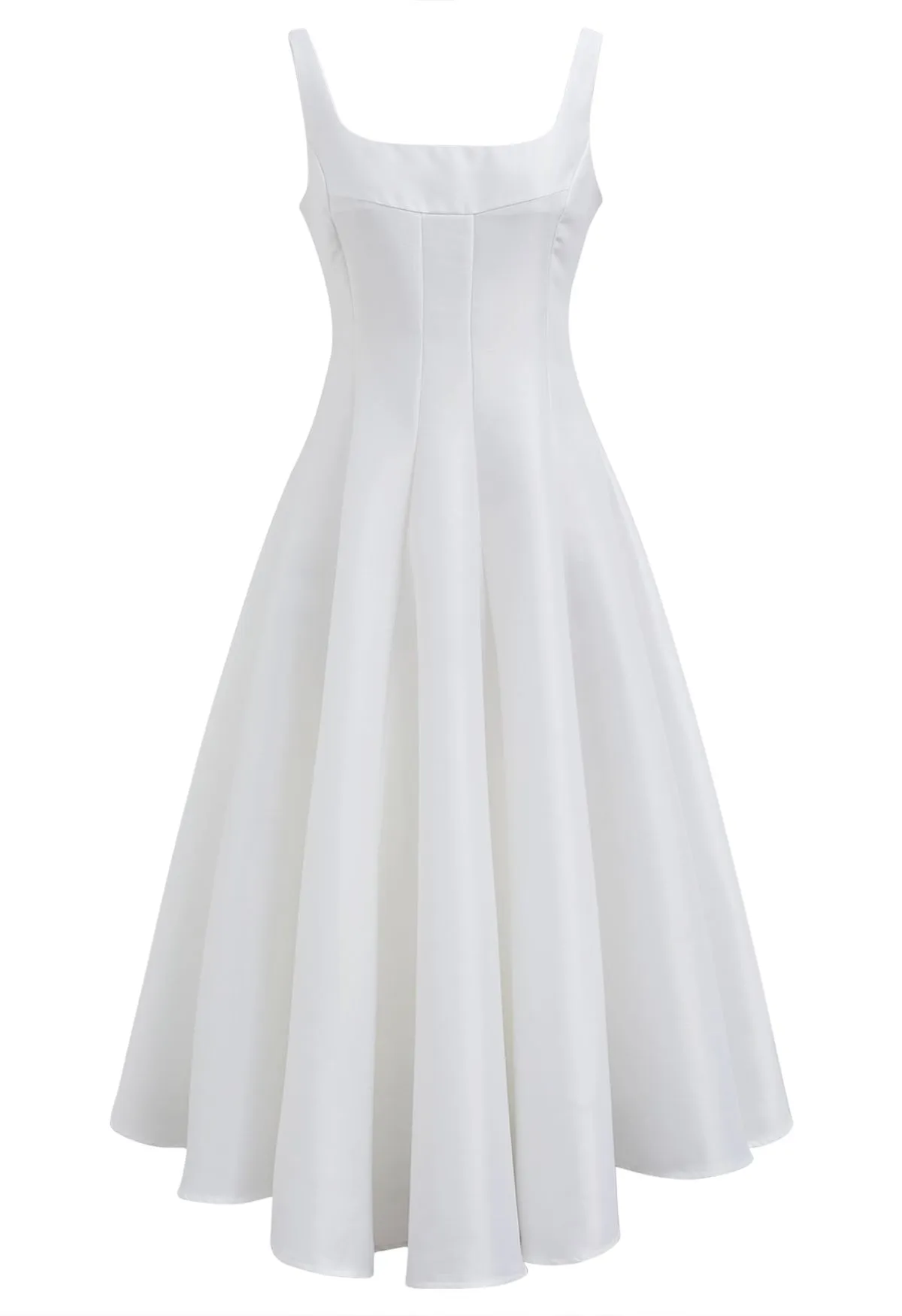 Camisole-Kleid aus glänzendem Satin mit ausgestelltem Saum in Weiß