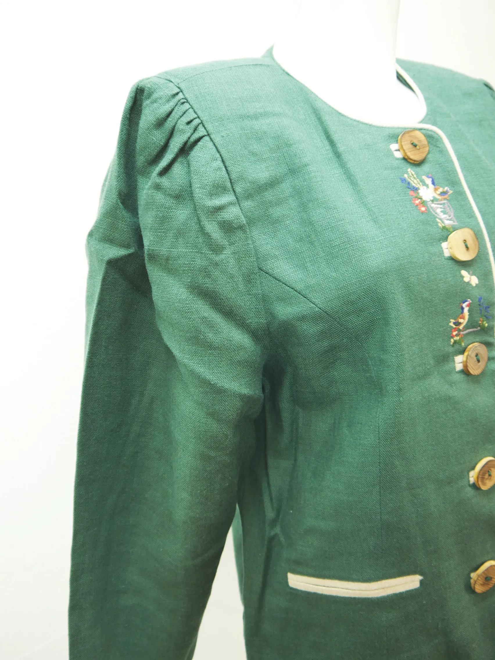 Country Line grün mit Stickerei fesche Damen Leinen Trachtenjacke Gr.42