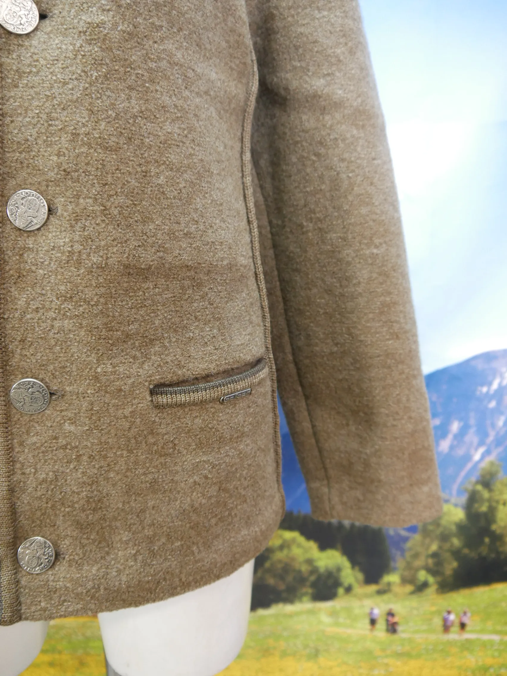 Geiger Tyrol neuwertig Walker braun mit Strickeinsatz Trachtenjacke Jacke Gr.48
