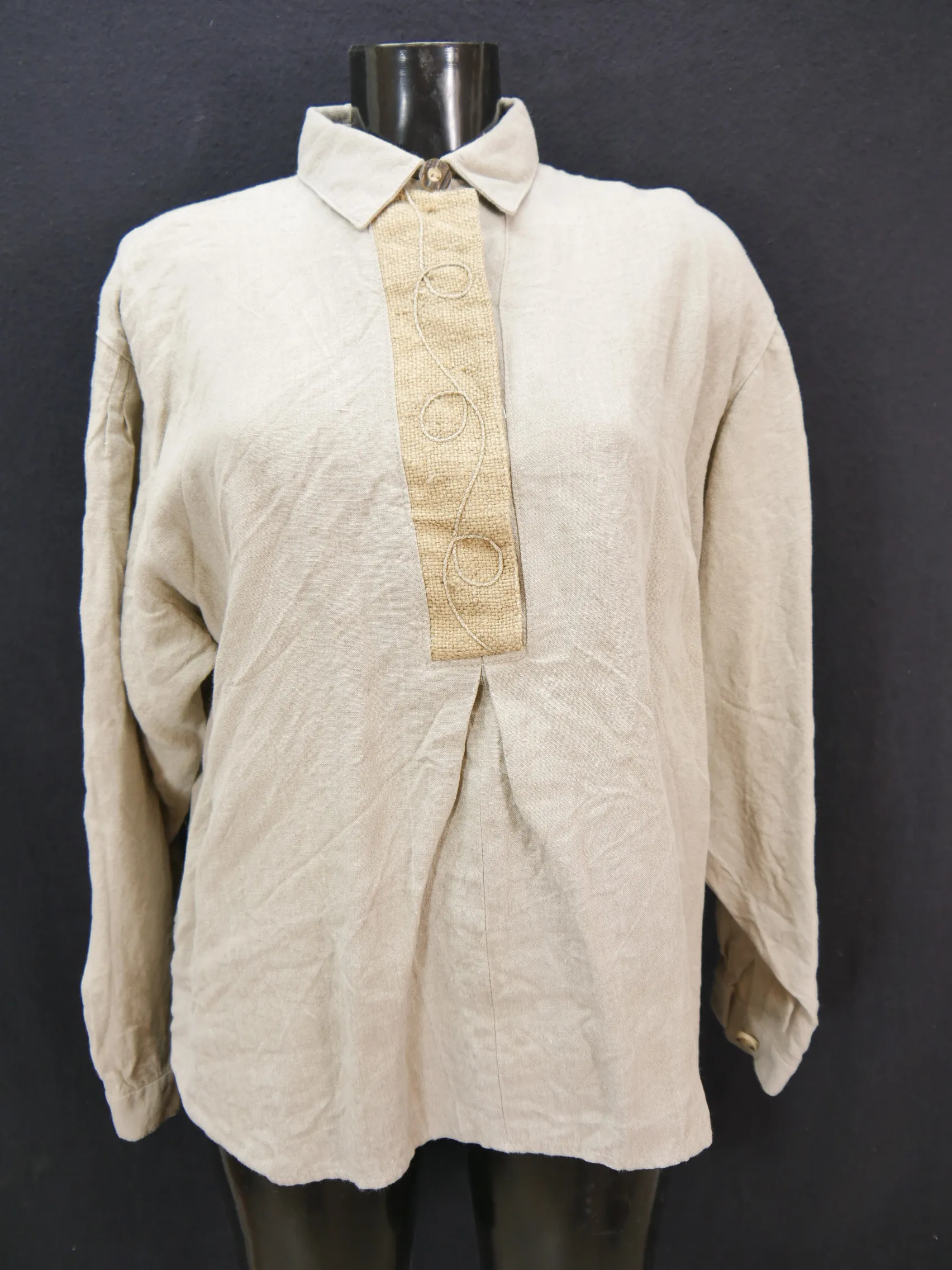 Gr.38 Trachtenbluse grau Bluse Stefanie Leinen mit Stickerei und Besatz TB6822