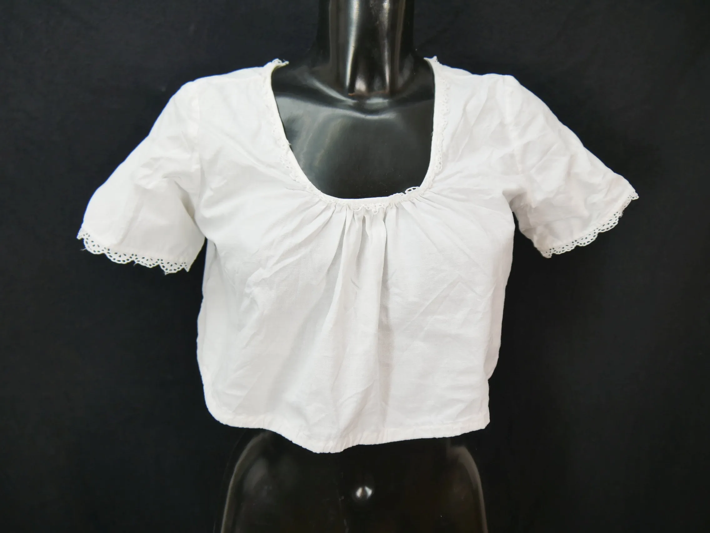 Gr.46 Dirndlbluse süße Bluse für Dirndl Baumwolle mit Spitze B9578