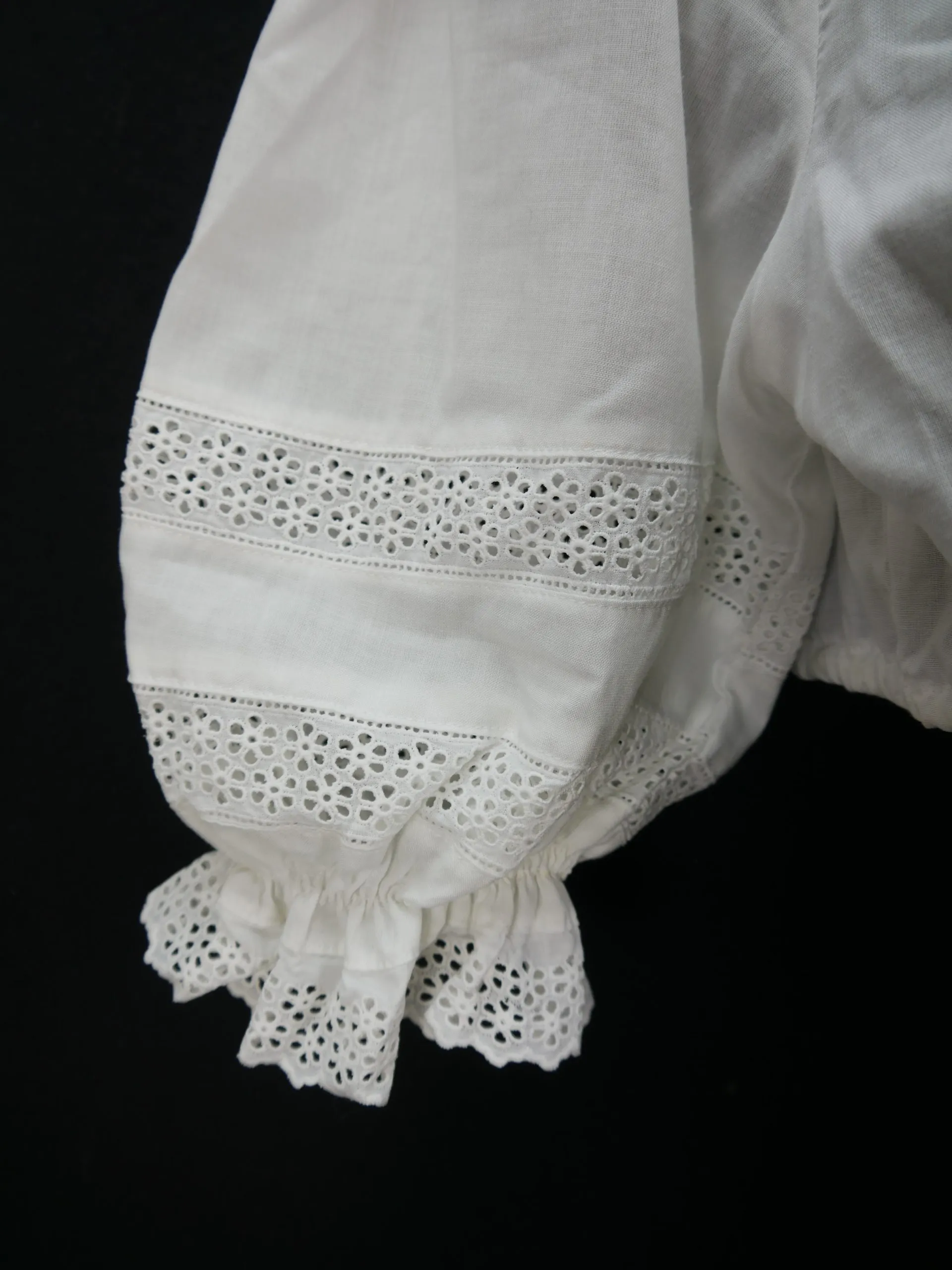 Gr.46 Dirndlbluse süße Bluse für Dirndl mit Spitzen Trachtenbluse B8249