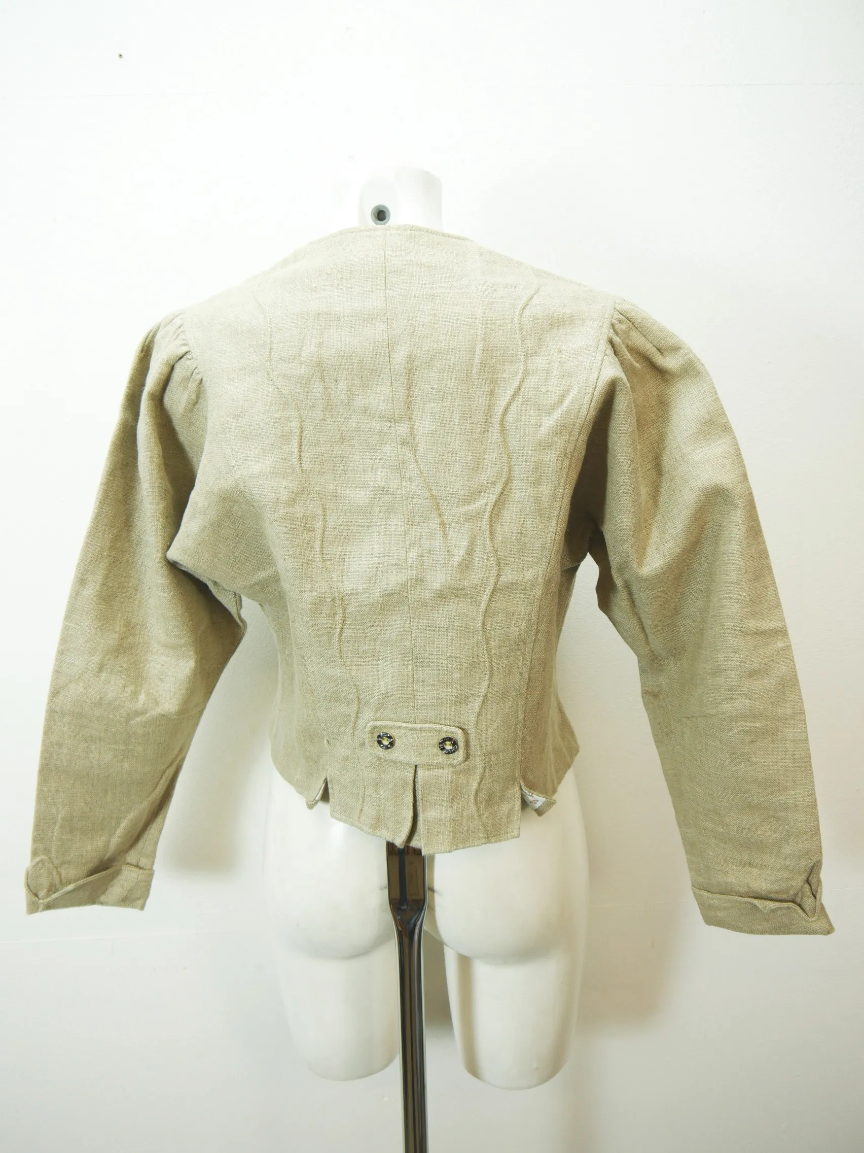 Heller Tracht beige mit Schößchen herrliche Damen Leinen Trachtenjacke Gr.38
