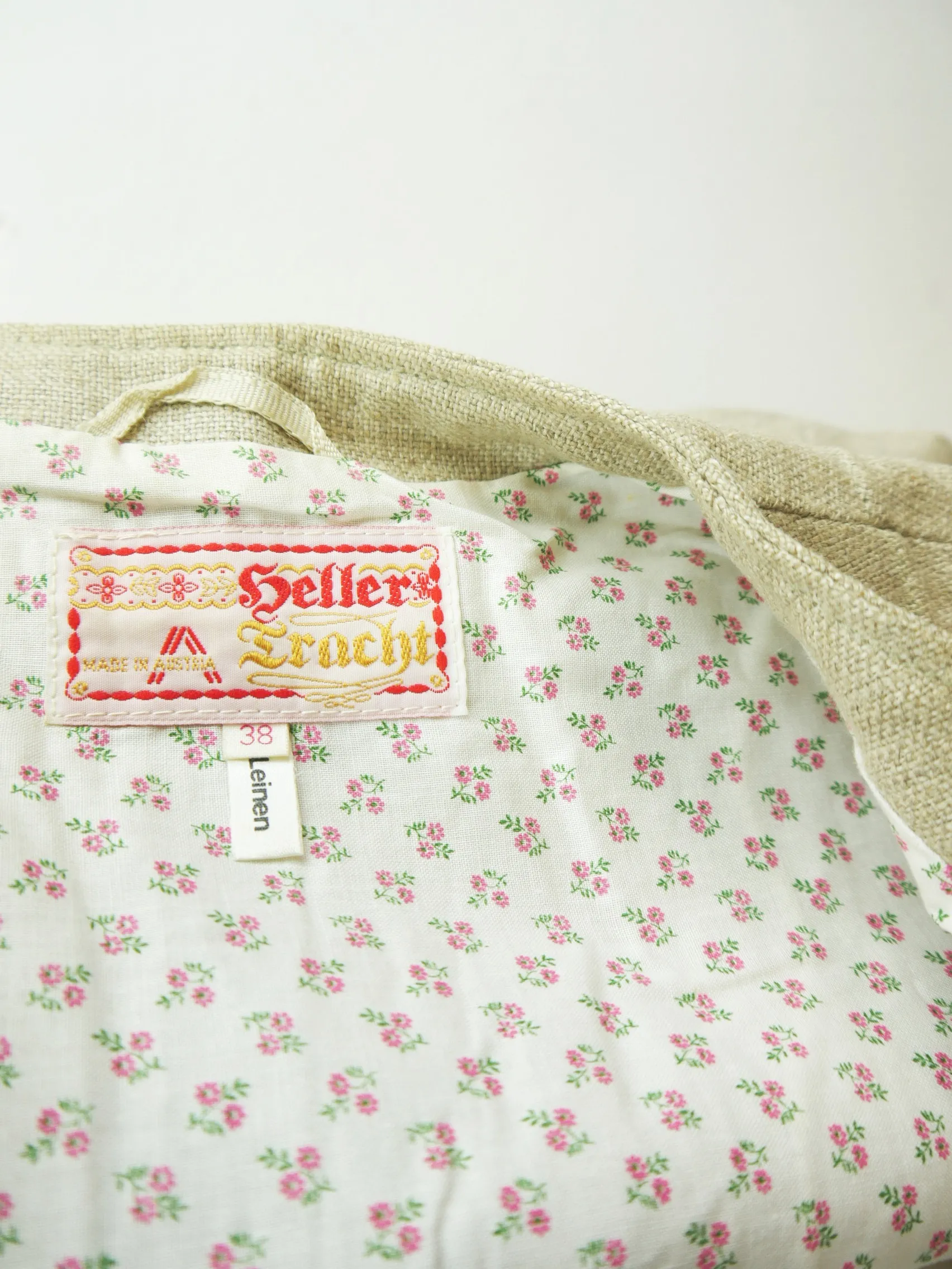 Heller Tracht beige mit Schößchen herrliche Damen Leinen Trachtenjacke Gr.38