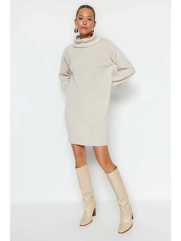Kleid in Creme