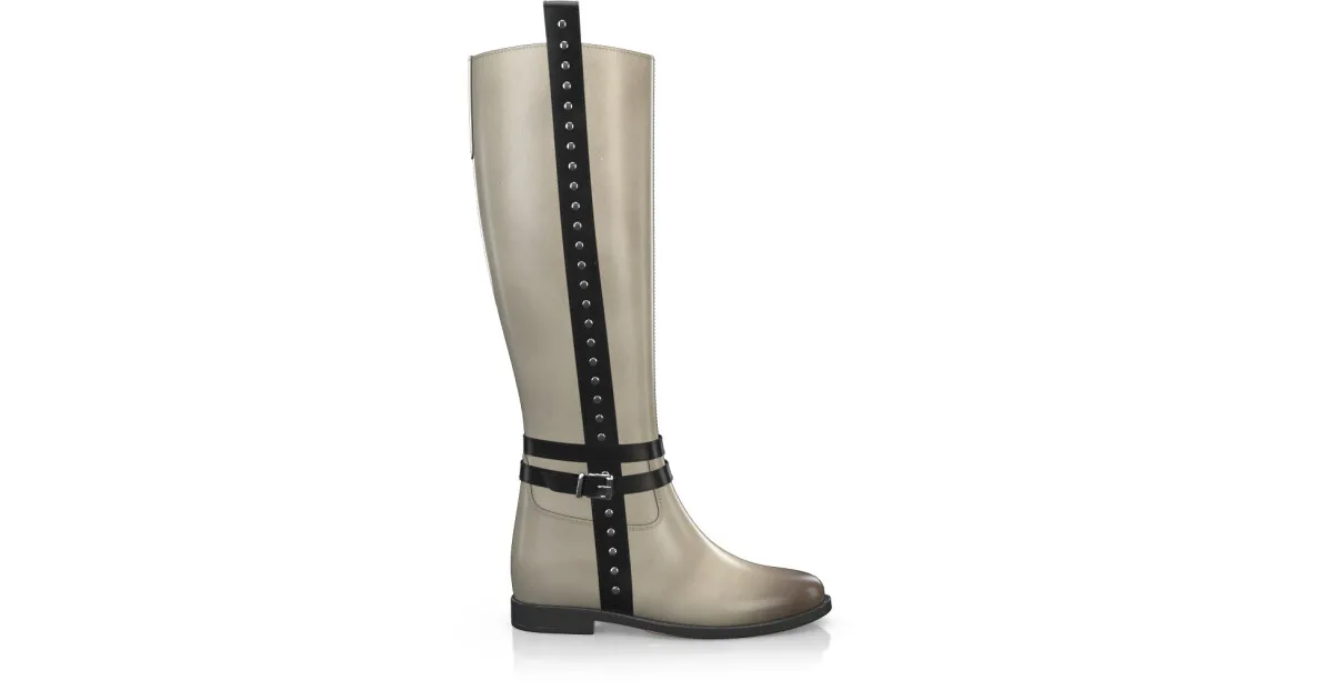 Stiefel mit verstecktem Absatz 13721