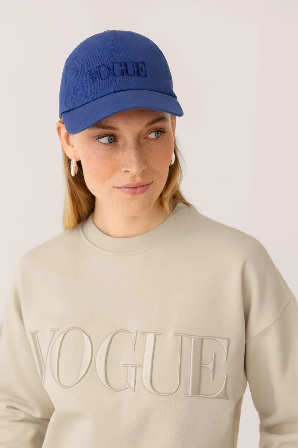 VOGUE Cap Dunkelblau mit Logo-Stickerei